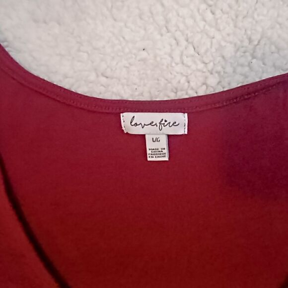 Love Fire Burgundy cold shoulder blouse Size L - Picture 4 of 7